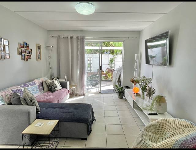 2 BEDROOM APARTMENT SOLD IN WEST BEACH